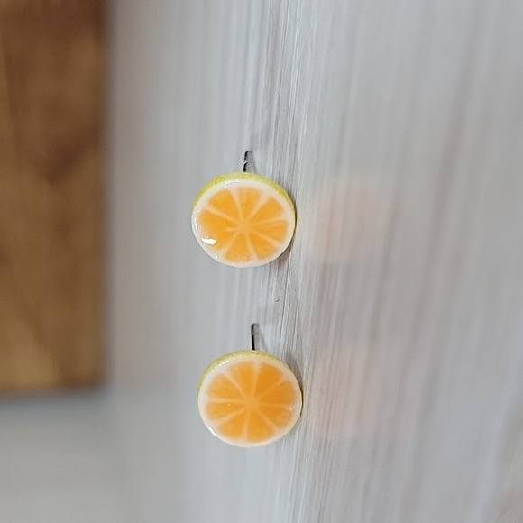 ORANGE SLICE POTTERY STUD EARRINGS - Picture 5 of 7